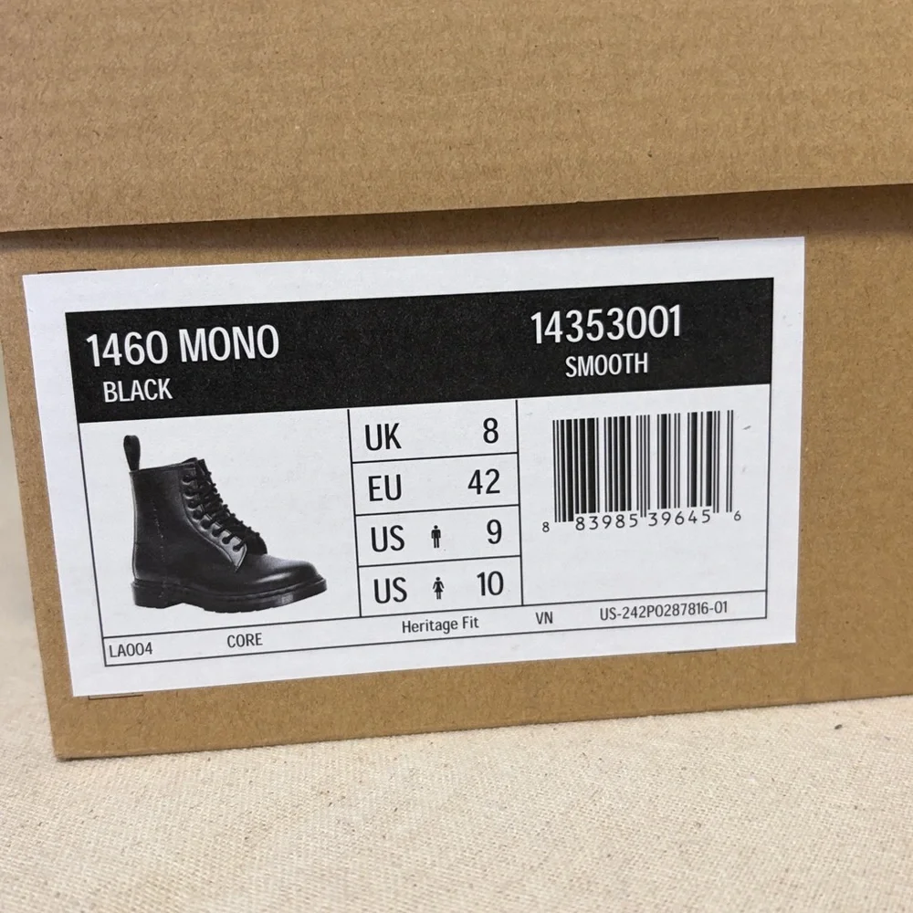 Dr. Martens 1460 Mono Black Leather Lace-Up Combat Boots US Men’s 9 Women’s 10